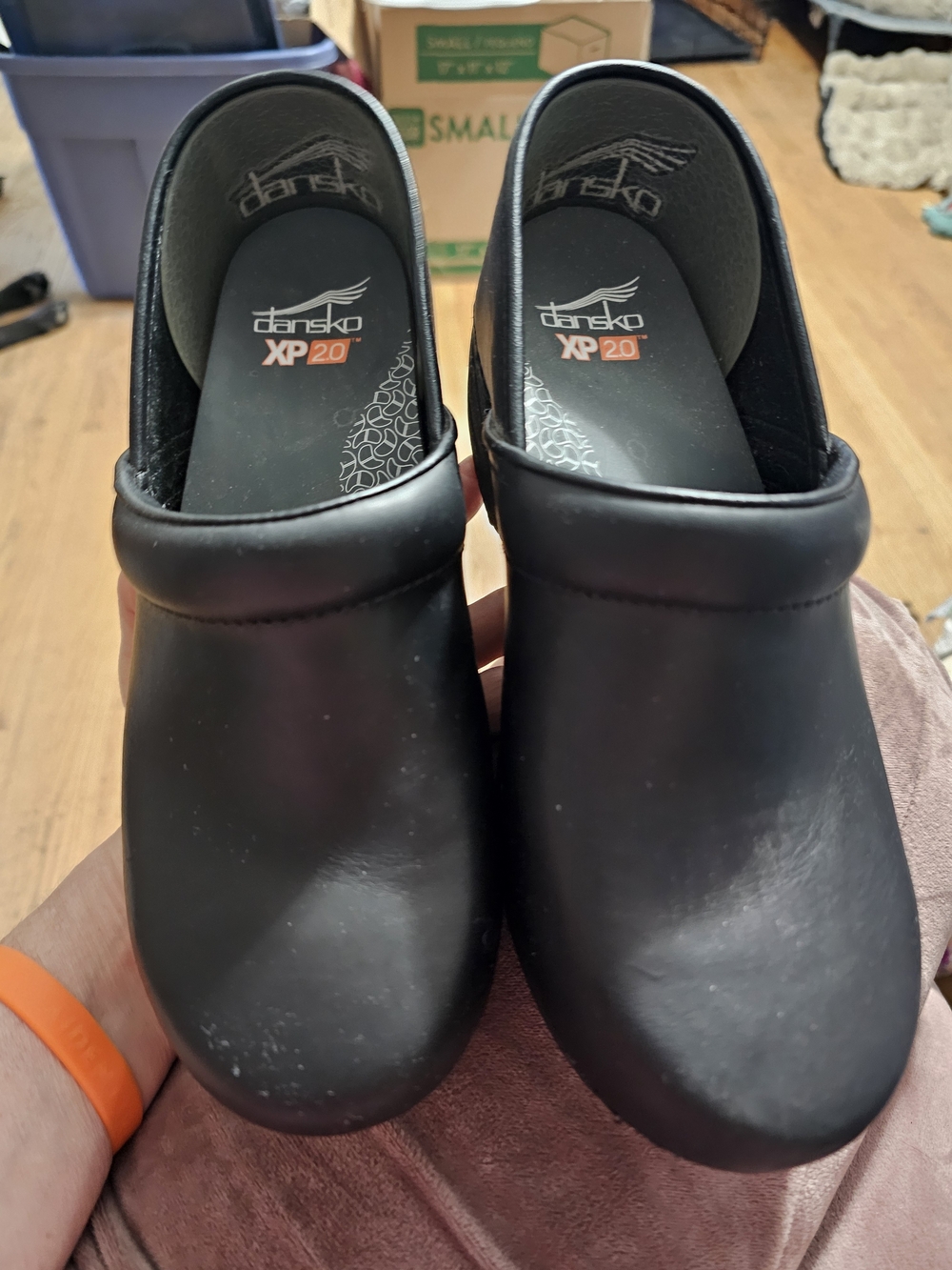 Dansko Black Leather XP 2.0 Clogs Women’s Slip-On